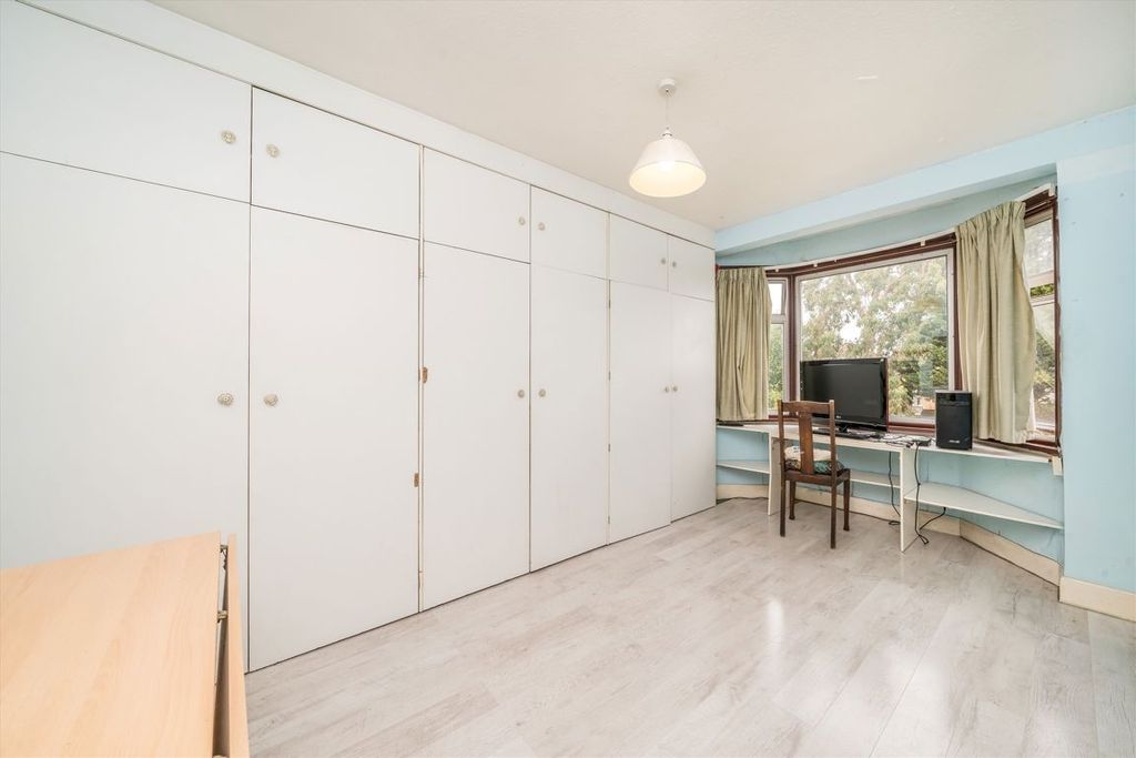 Property photo 3 of 5