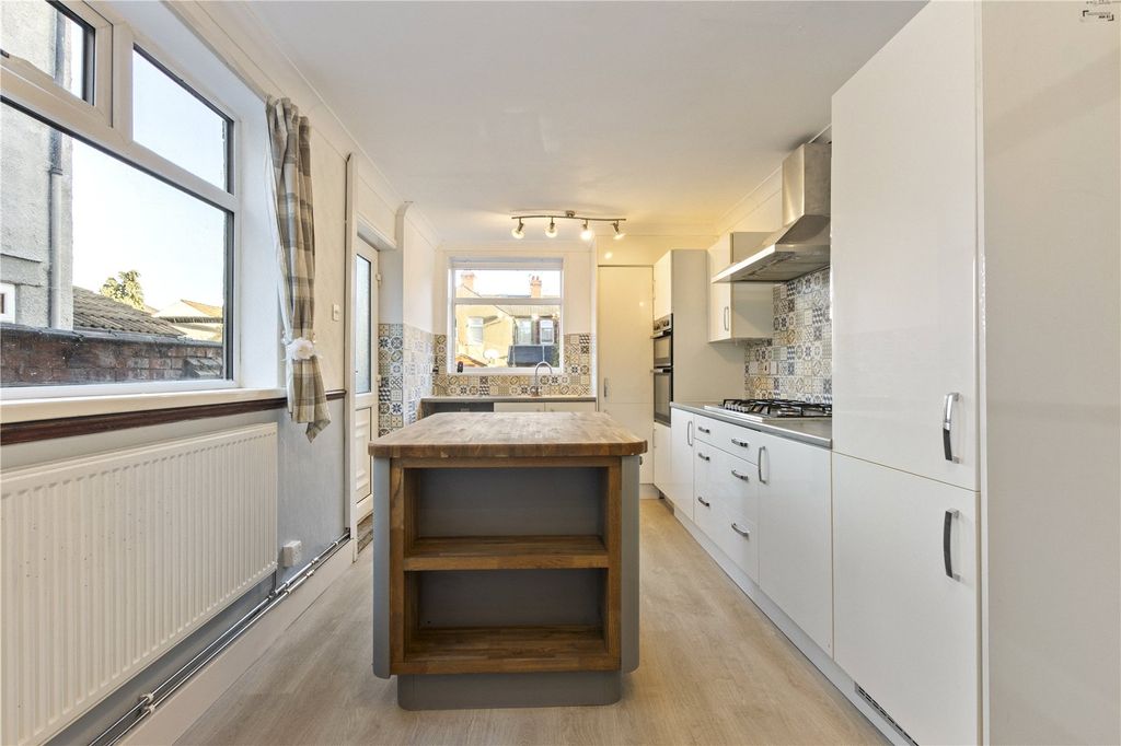 Property photo 3 of 18 Picture No. 21