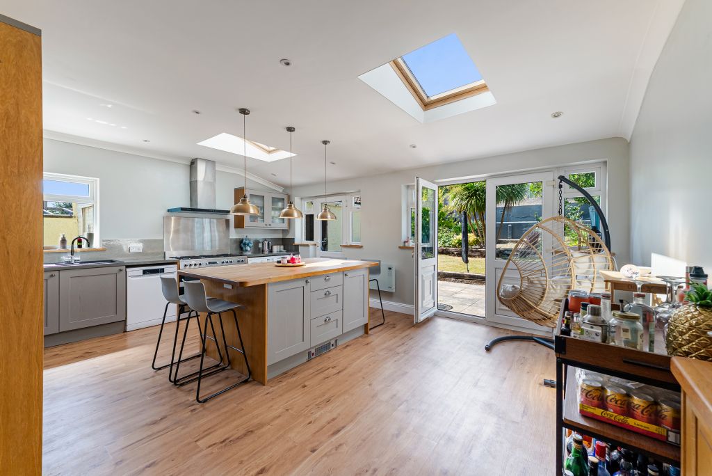 Property photo 2 of 37 Gallery