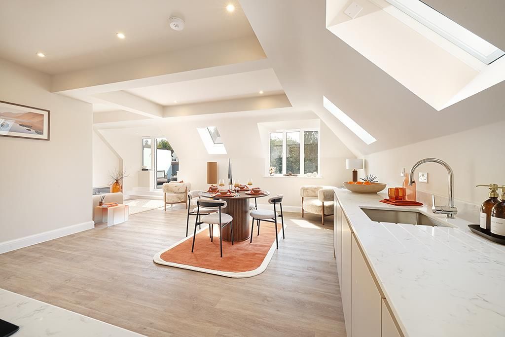 Property photo 1 of 13 1-Cobhamrd-Showapt-8-7823.Jpg