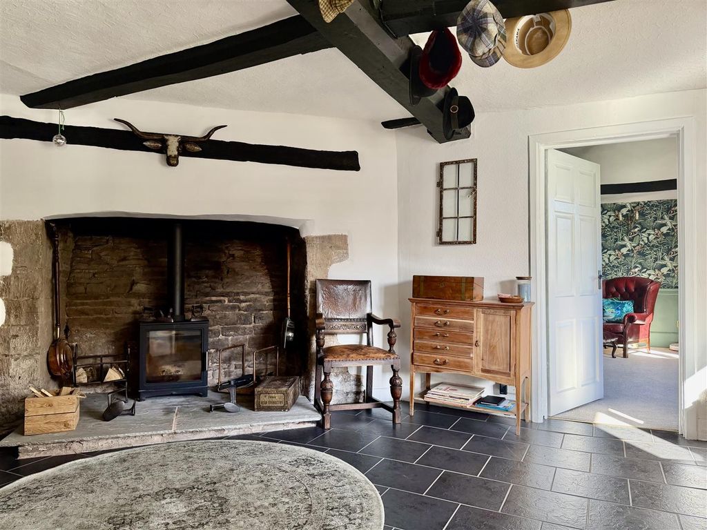 Property photo 3 of 54