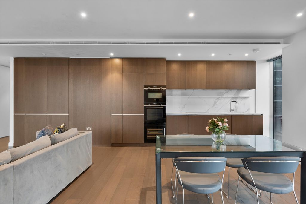 Property photo 2 of 14 Image