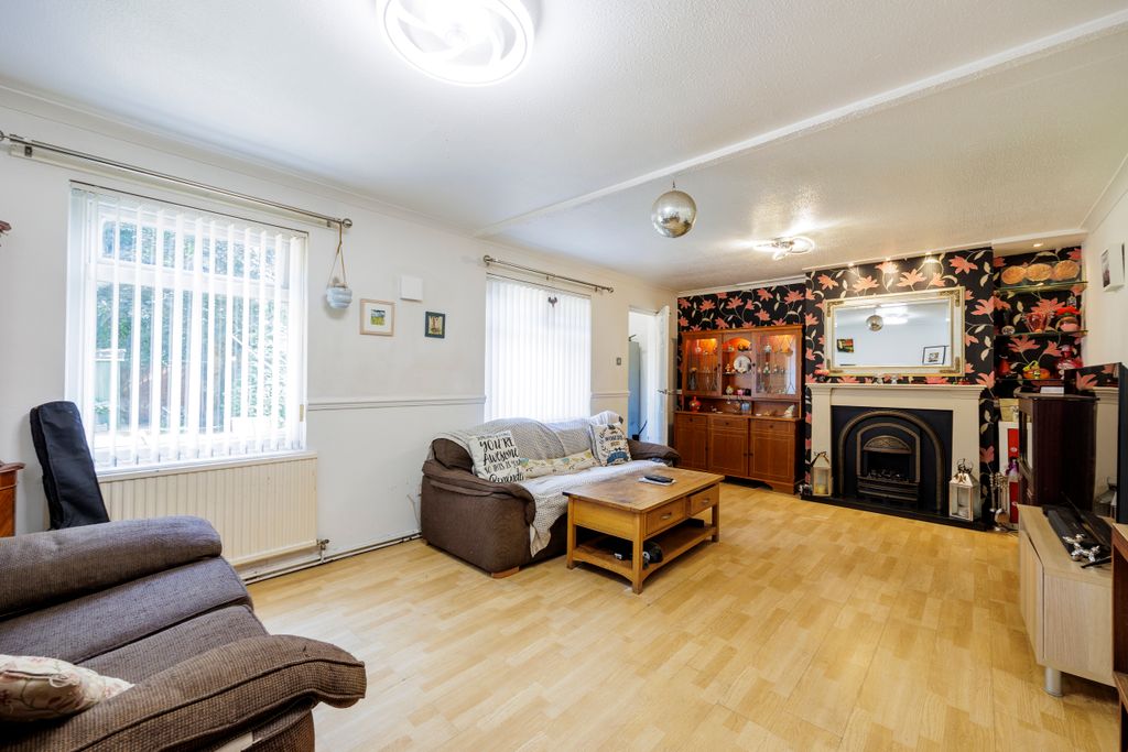 Property photo 3 of 19 Img_5836