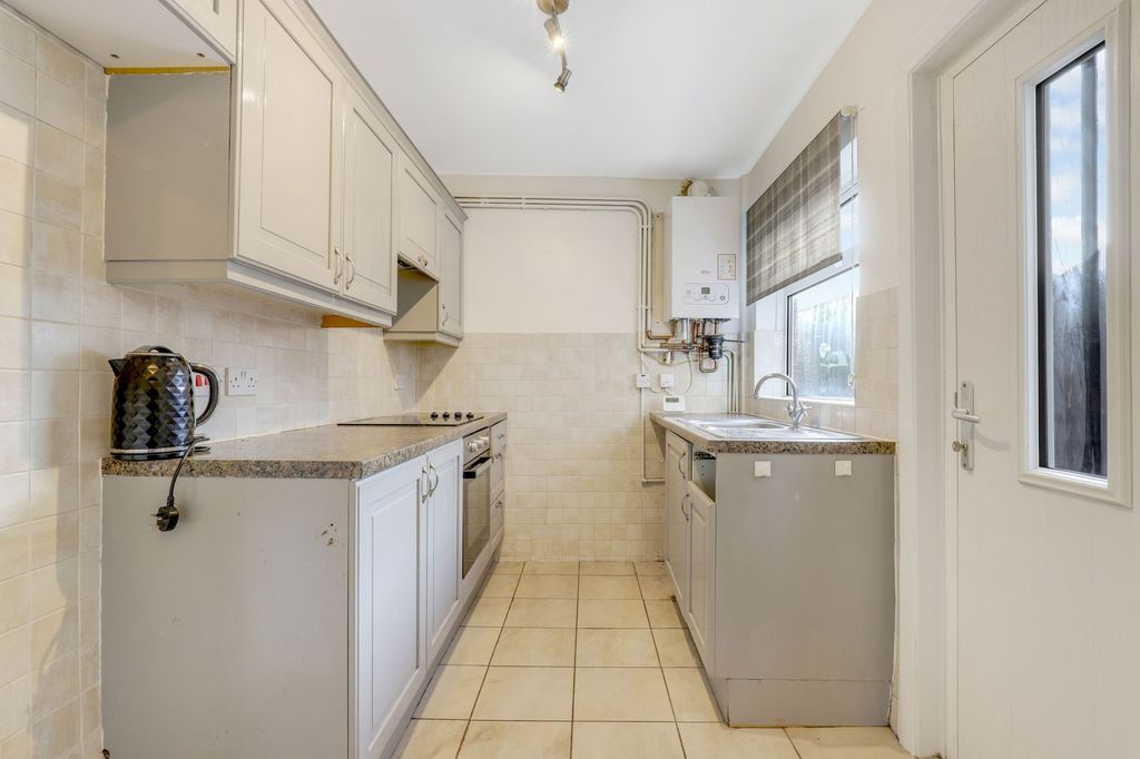 Property photo 3 of 15