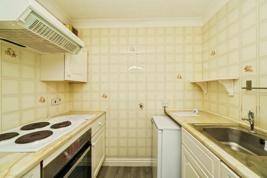 Property photo 3 of 11