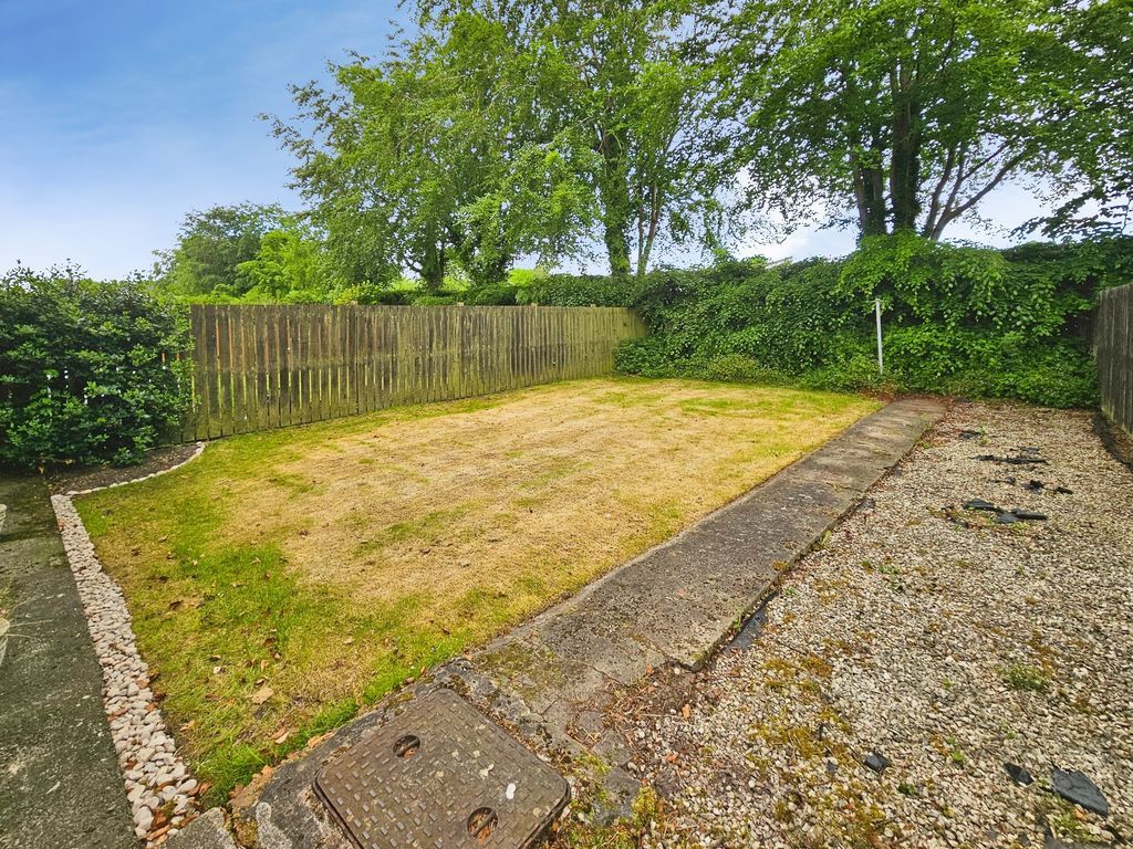 Property photo 3 of 9 Photo 7