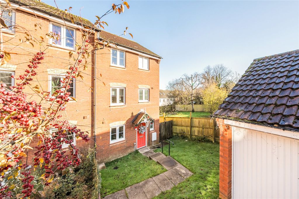 Property photo 1 of 23 1 - Picture No. 06