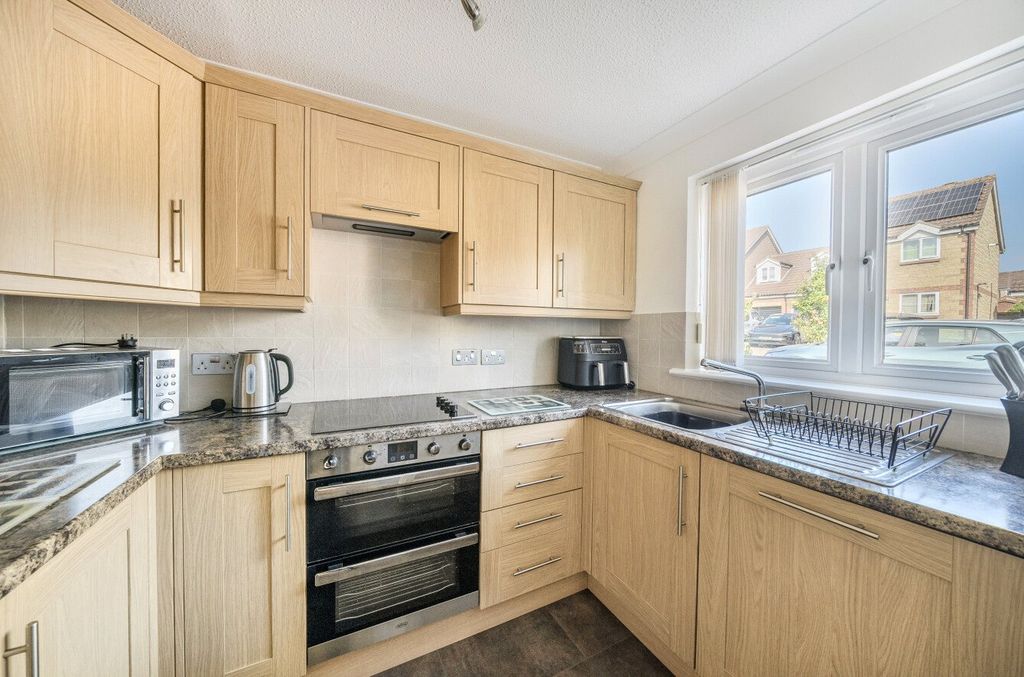 Property photo 2 of 15 Picture No. 33