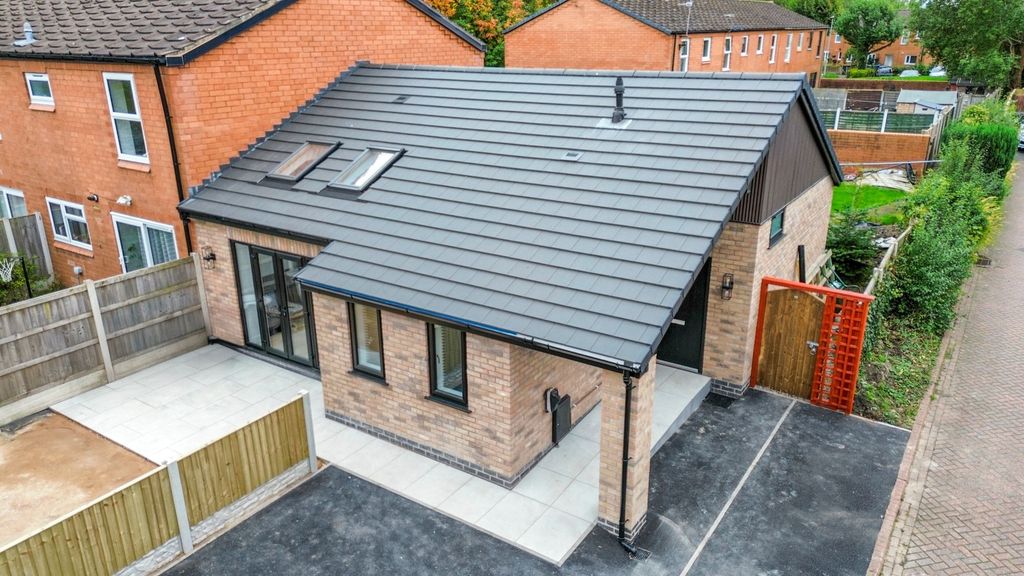 Property photo 1 of 20