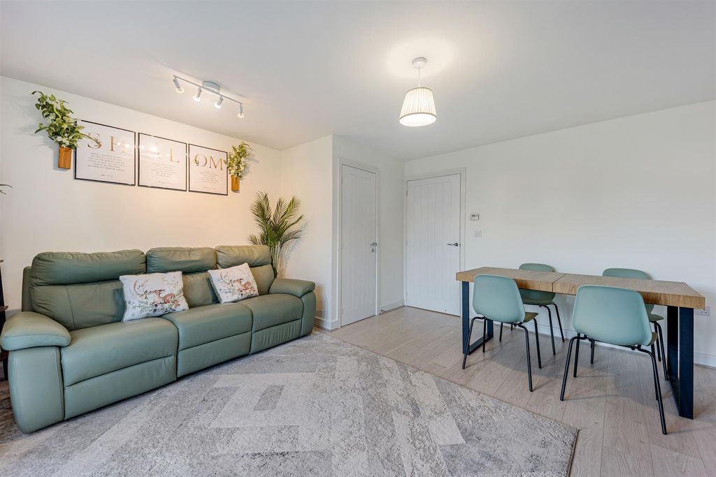 Property photo 3 of 18 54 Stratford Drive Lounge 2.Jpg