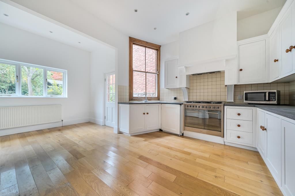 Property photo 2 of 19 Kitchen