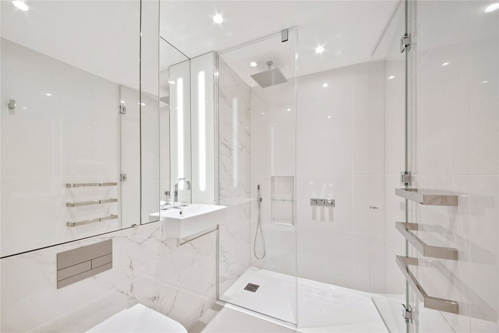 Property photo 3 of 13 Picture No. 02