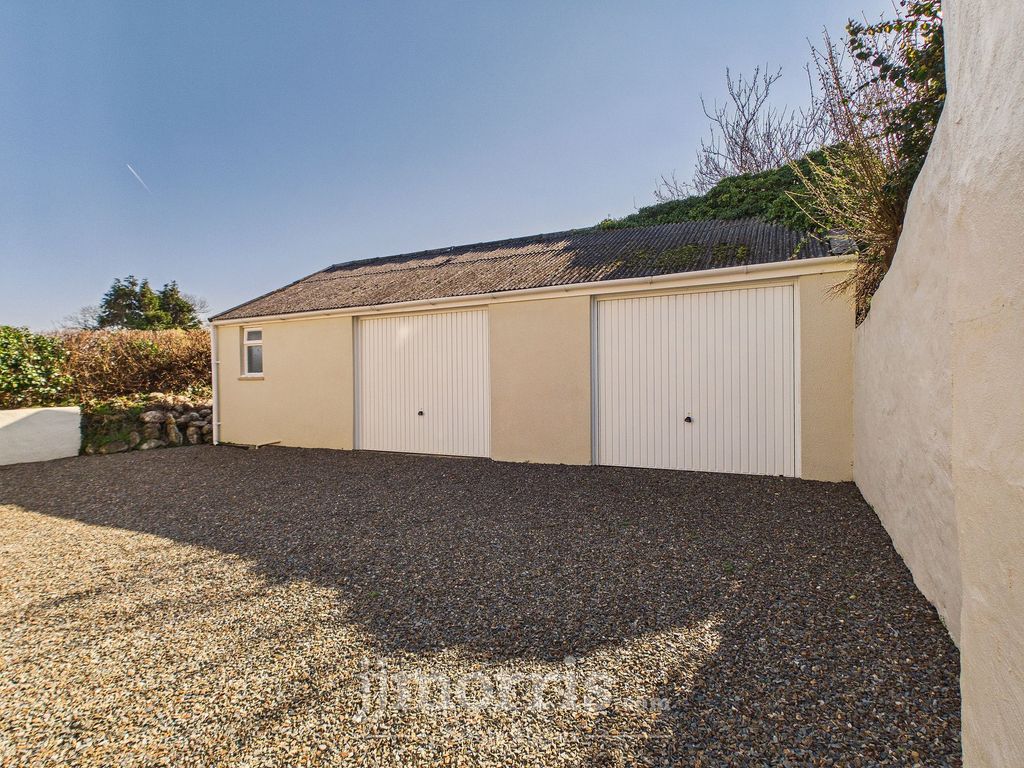 Property photo 3 of 25