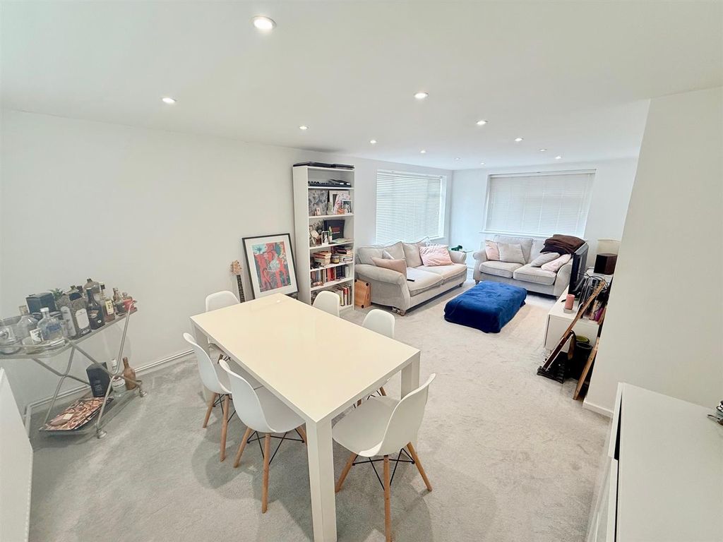 Property photo 3 of 9 3.Jpg