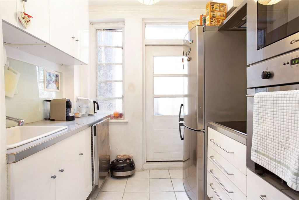 Property photo 3 of 6