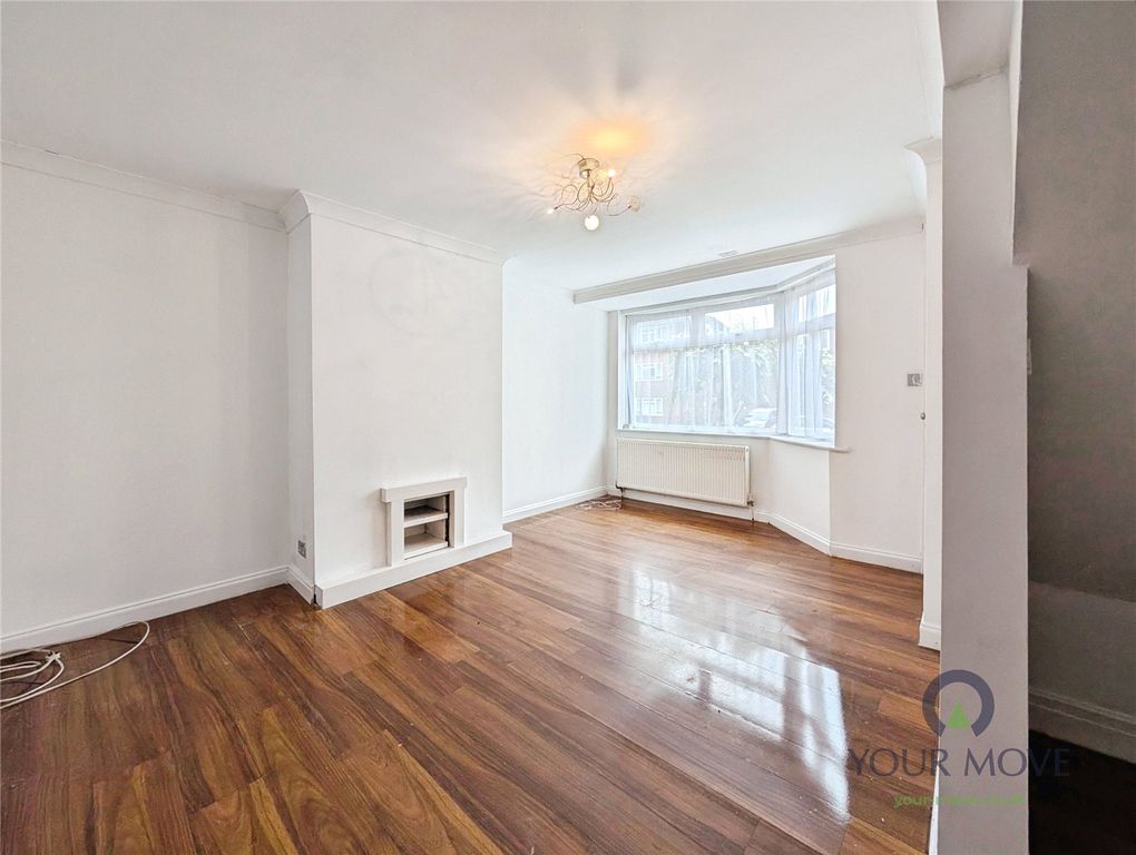 Property photo 2 of 8 Lounge