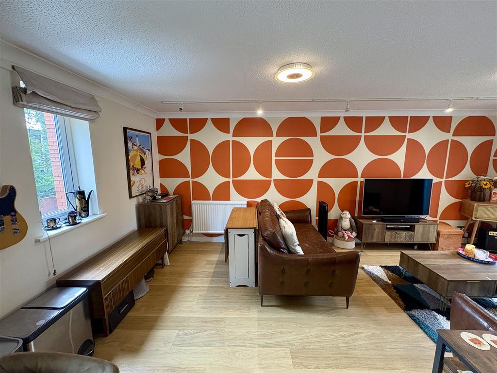 Property photo 3 of 19