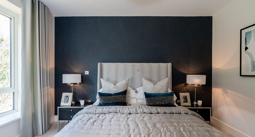 Property photo 2 of 8 Bedroom