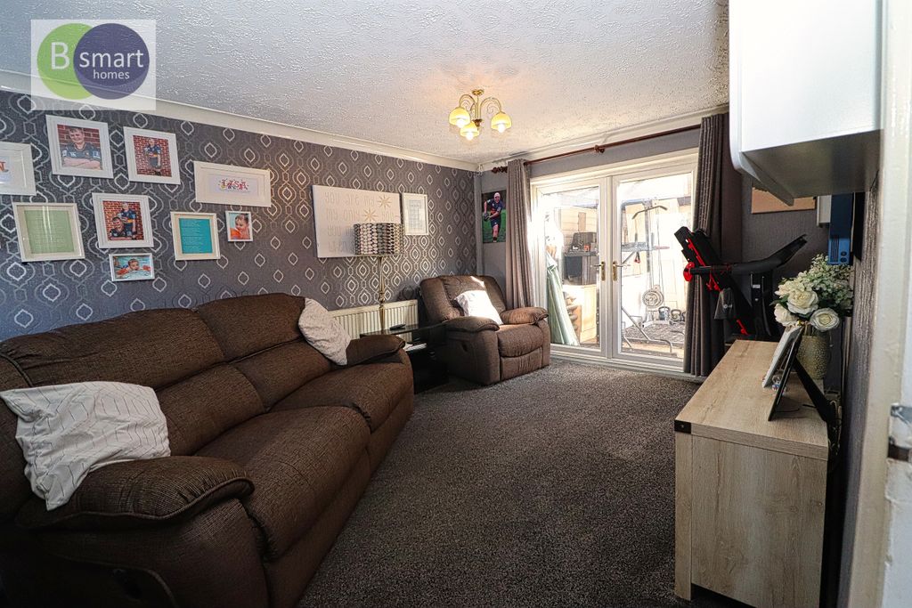 Property photo 2 of 17 Img_4608