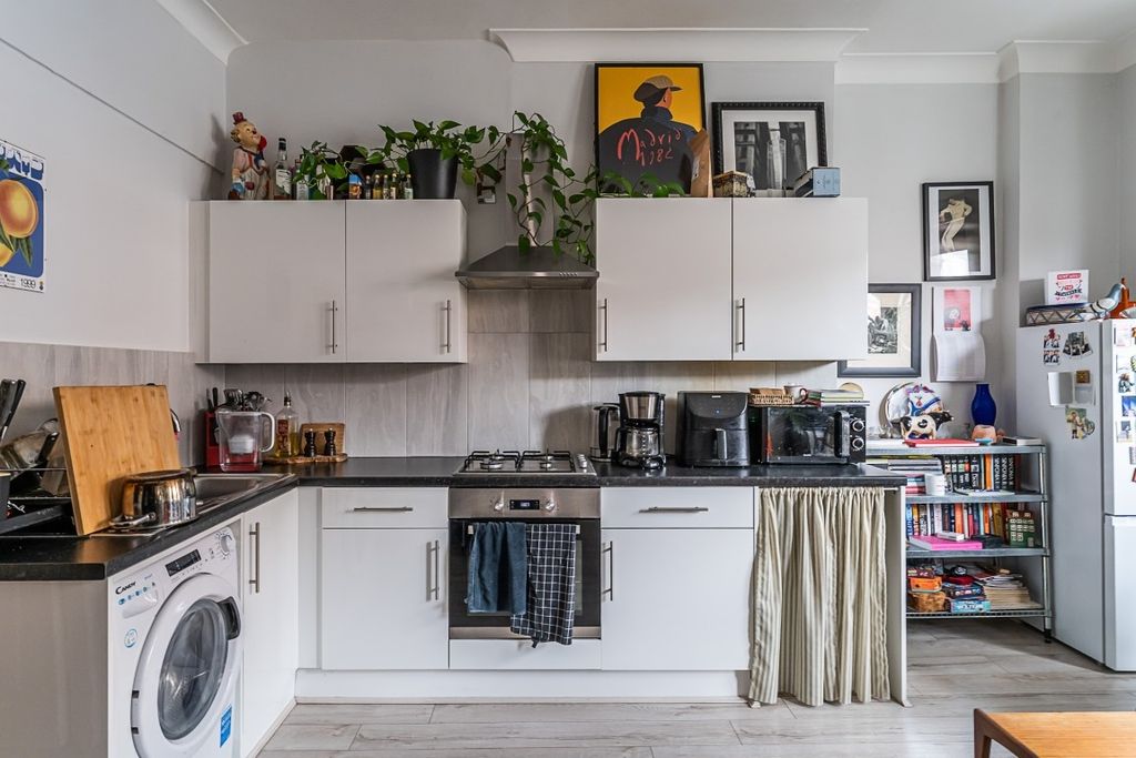 Property photo 2 of 9 9