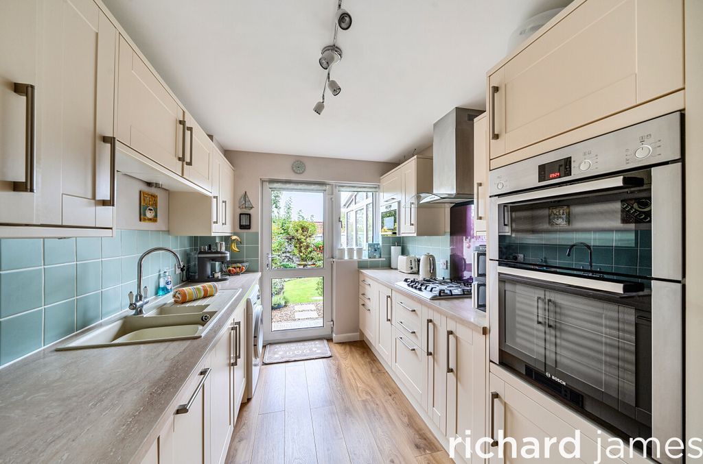 Property photo 2 of 12 4d0121Da3615484Bb14B6A4Fb819De22