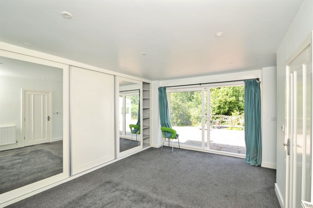 Property photo 3 of 23