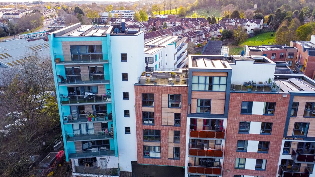 Property photo 1 of 13 4700102