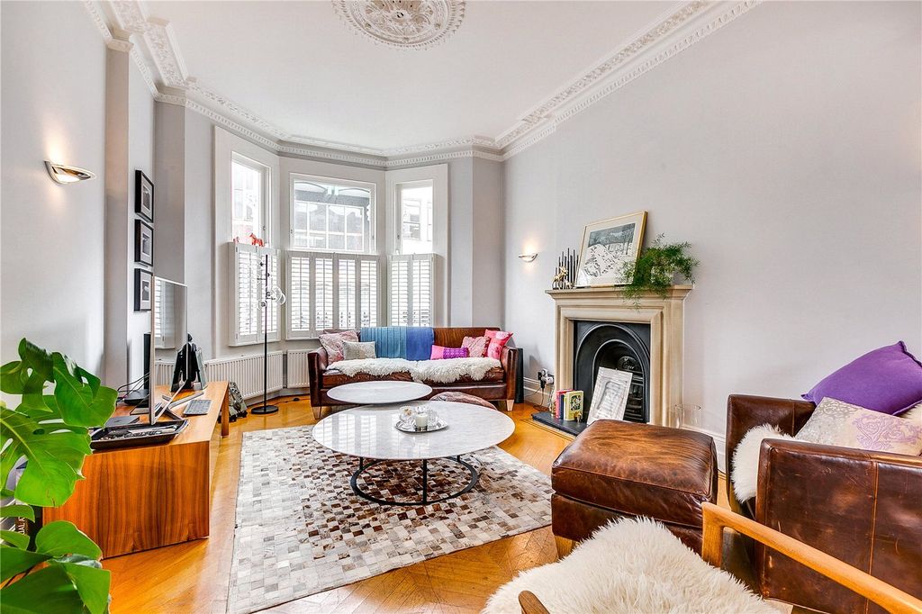 Property photo 2 of 12