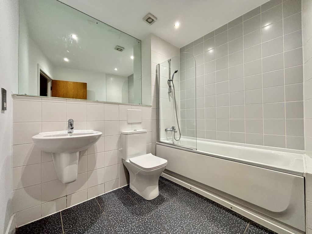 Property photo 3 of 9 Image00001