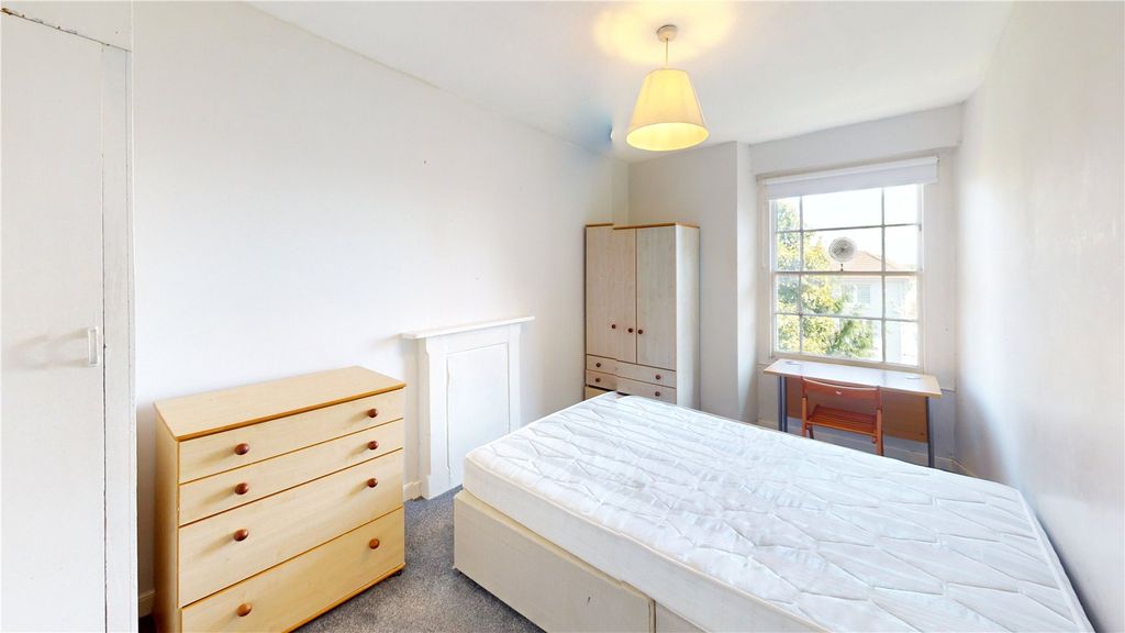 Property photo 2 of 7 Picture No. 36