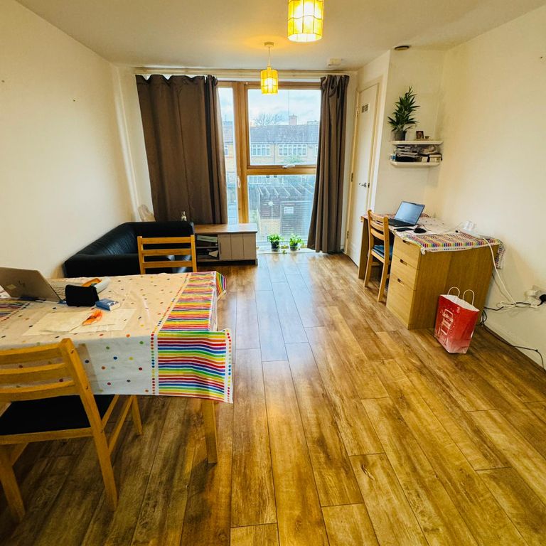 Property photo 3 of 8 Gallery