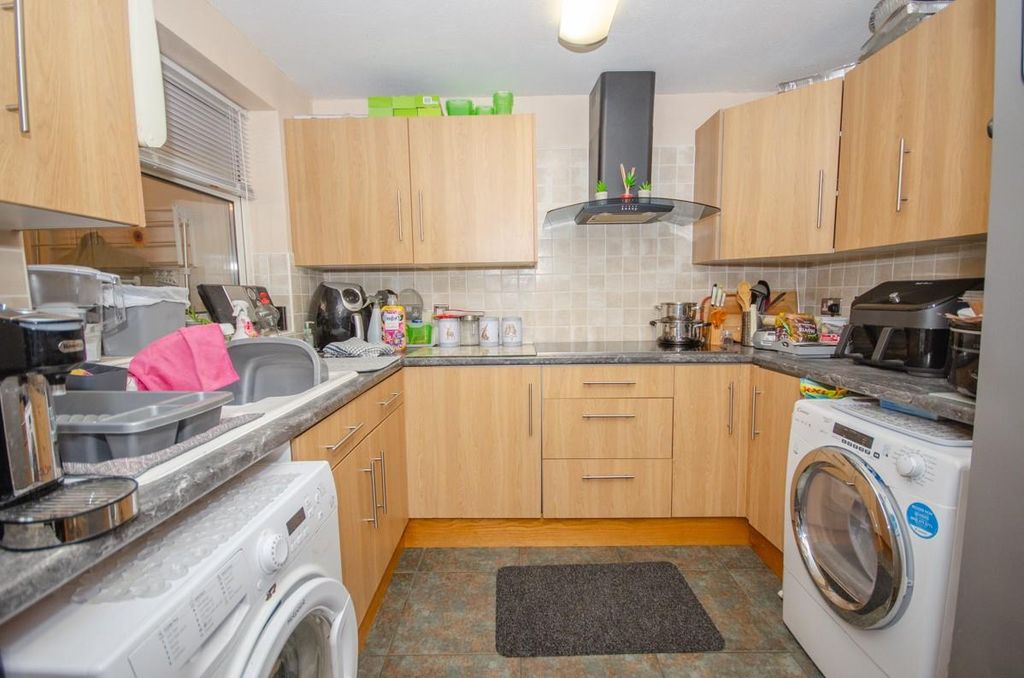 Property photo 3 of 14 Kitchen.Jpg