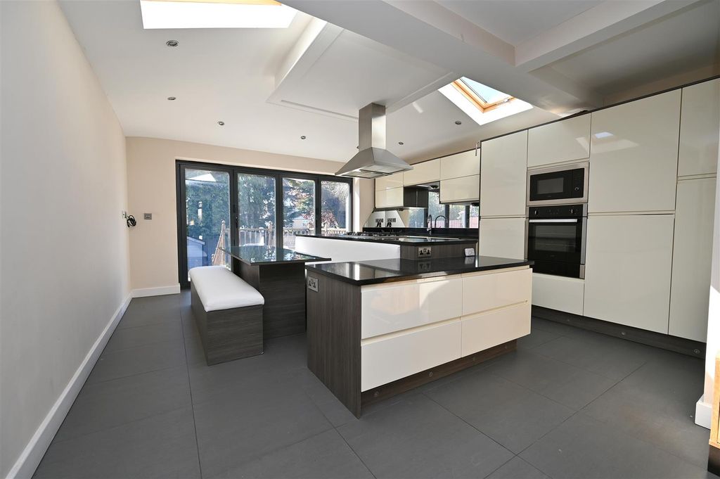 Property photo 2 of 19 Kitchen1.Jpg
