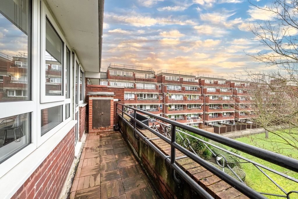 Property photo 3 of 22 4819806