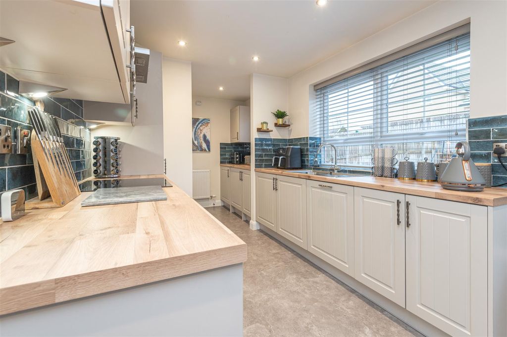 Property photo 3 of 40 13 - 6 Millers Grove S75 1Fw.Jpg