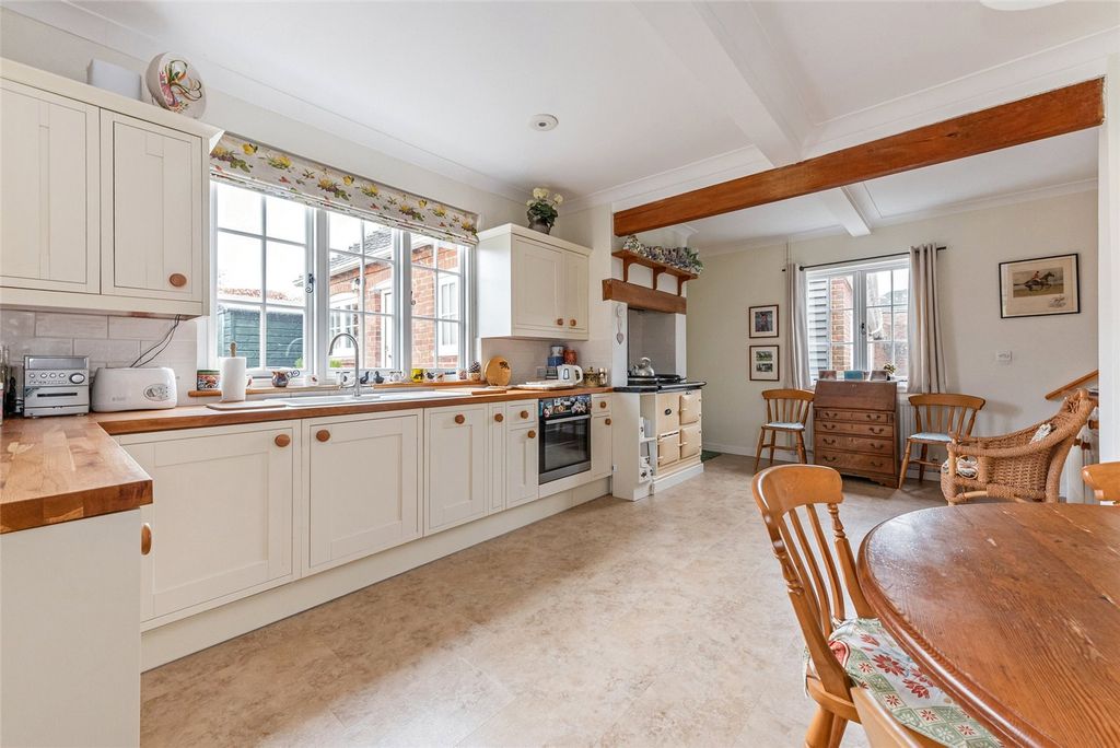 Property photo 2 of 13 Kitchen/Dining Room