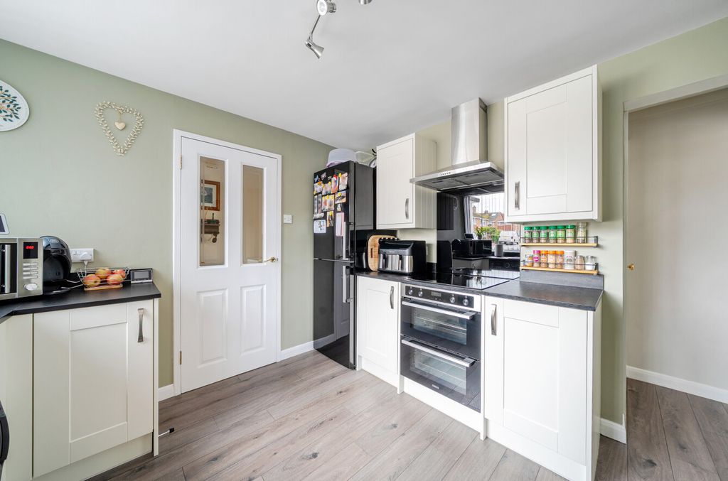 Property photo 2 of 19 1441487-9-69De8Bd...
