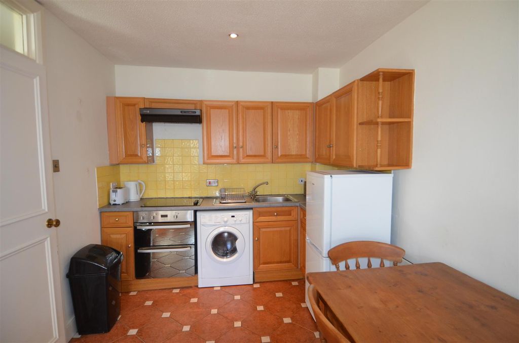 Property photo 2 of 14 Kitchen