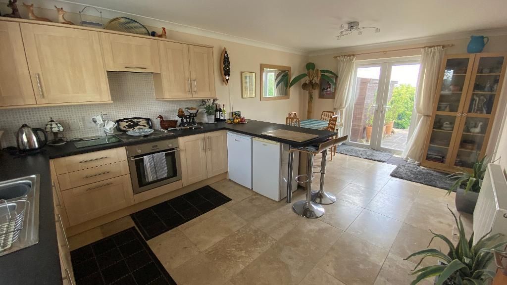 Property photo 3 of 20 Kitchen / Diner