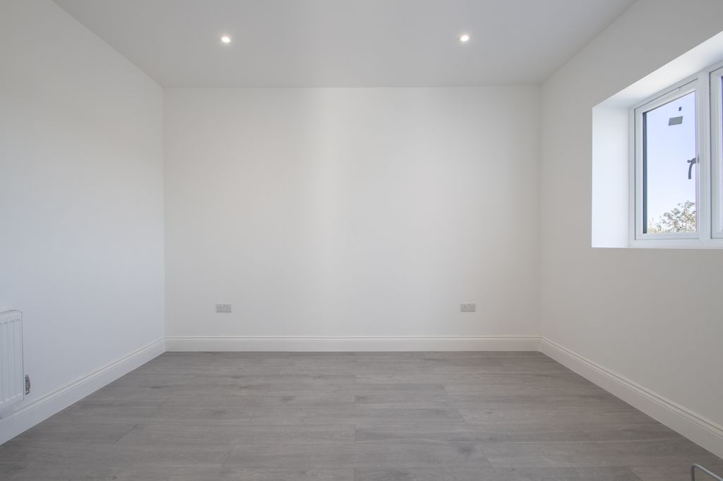 Property photo 3 of 4 Gallery