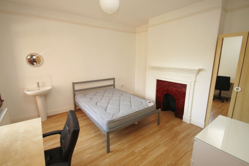 Additional image 13 of 6 bed detached house to rentFrederica Road, Bournemouth BH9