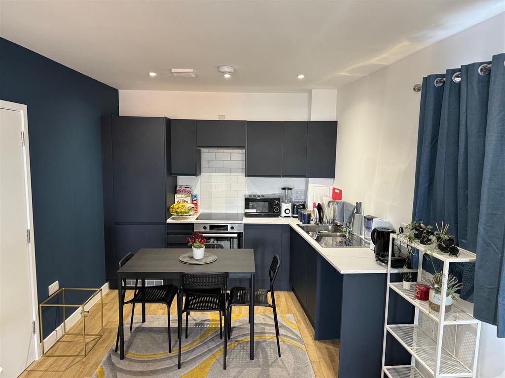 Property photo 2 of 7 15 Win Kit.Jpg