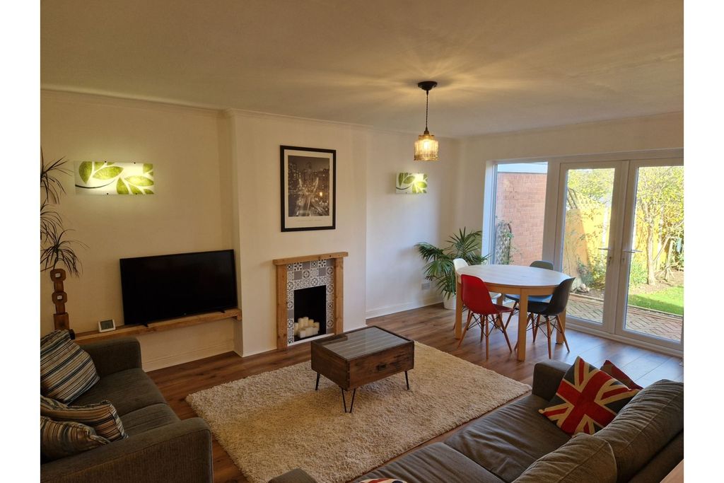 Property photo 2 of 17