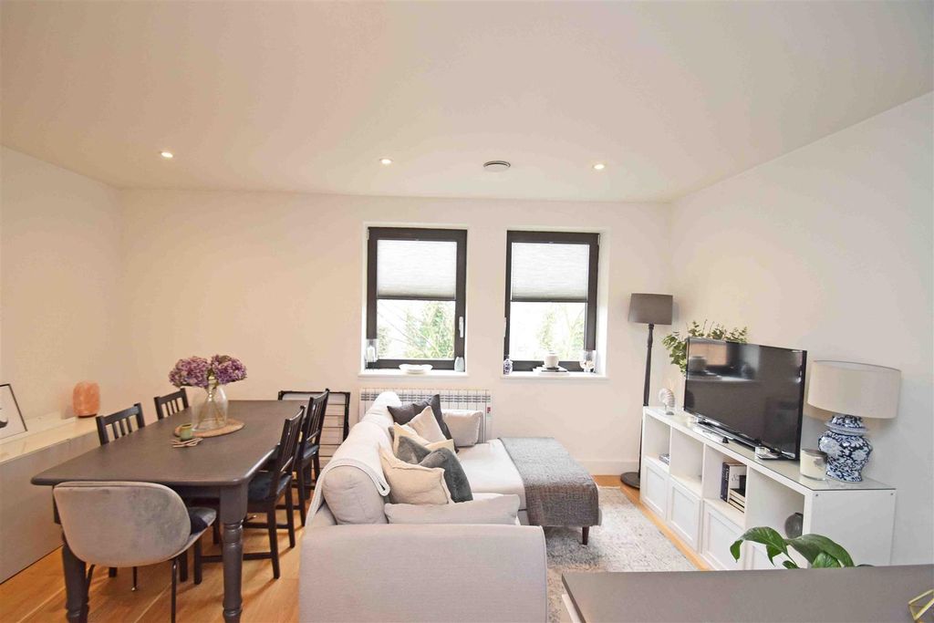 Property photo 3 of 7 Property Photo