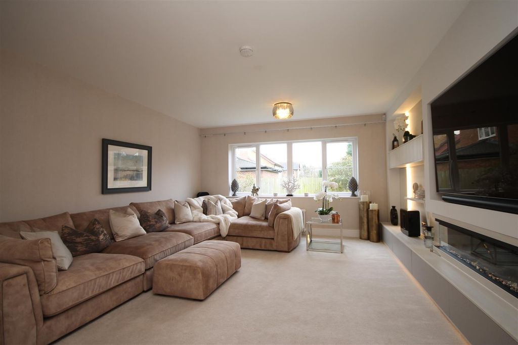 Additional image 4 of 5 bed detached house for saleEachwick Drive, Medburn, Newcastle Upon Tyne NE20