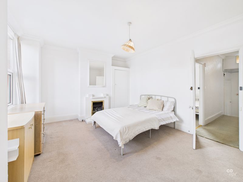 Property photo 1 of 8 Photo 11