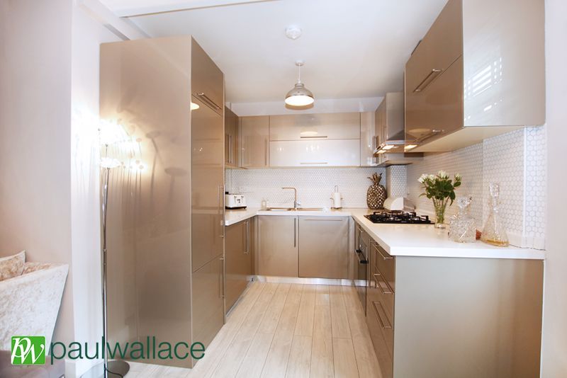 Property photo 3 of 11 Kitchen