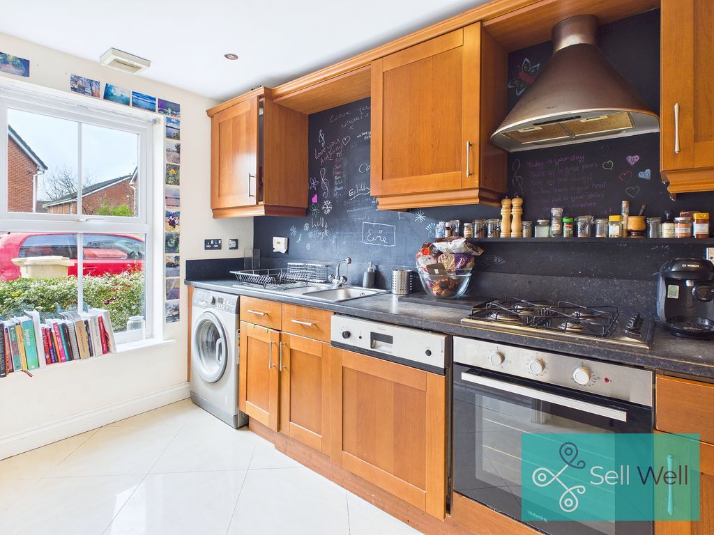 Property photo 2 of 16 Kitchen