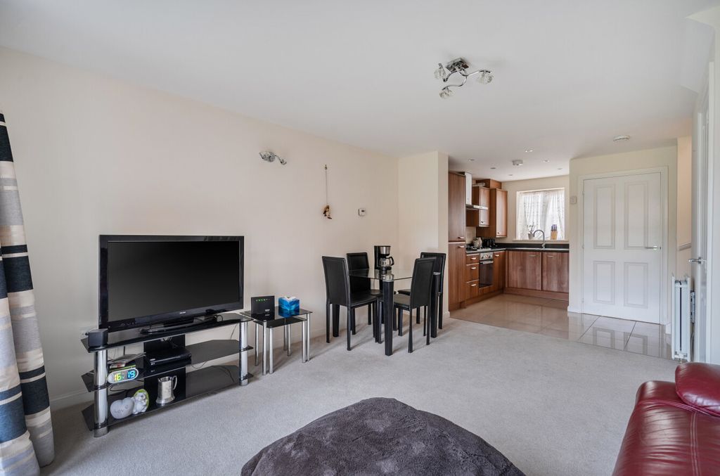 Property photo 3 of 14 Living Area