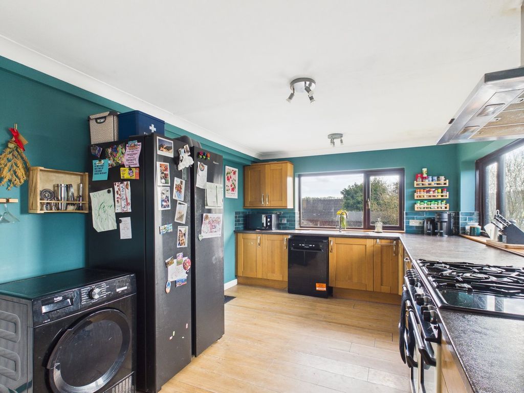 Property photo 3 of 29